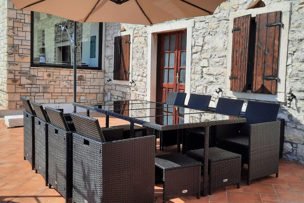 Holiday Home For 8 People, Pool + Sea View Vilanija Exterior foto